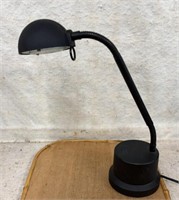 C13) DESK LAMP - you can move the light anywhere