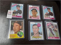 Vintage Topps baseball cards