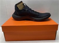 Sz 11.5 Mens Nike Shoes - NEW