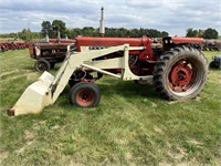 FARMALL 656 TRACTOR WITH LOADER
