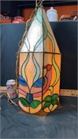 Stain glass hanging light/2 bottom pieces in the