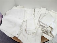 Linen table cloths & napkins