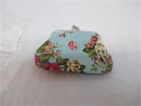 VINTAGE LOOK NEW FABRIC COIN PURSE
