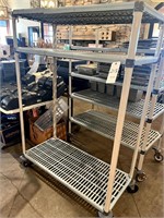 METROMAX 48"X24" PLASTIC RACK W/3-SHELVES +CASTERS