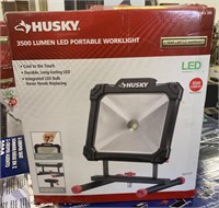 Husky 3500 lumen LED portable work light. Cool to