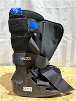UNited Ortho fracture boot sz small