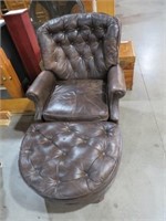 LEATHER ARM PLEATED BACK CHAIR W/OTTOMAN