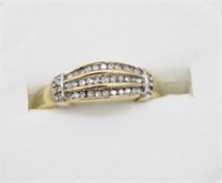 10k 2.68 GRAMS RING WITH DIAMONDS, SIZE 9 1/4