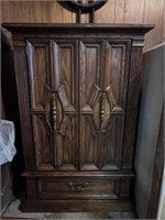 Dresser With Mirror & Chest of Drawers