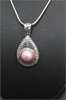 Sterling Silver Pink Pearl Pendant & Chain