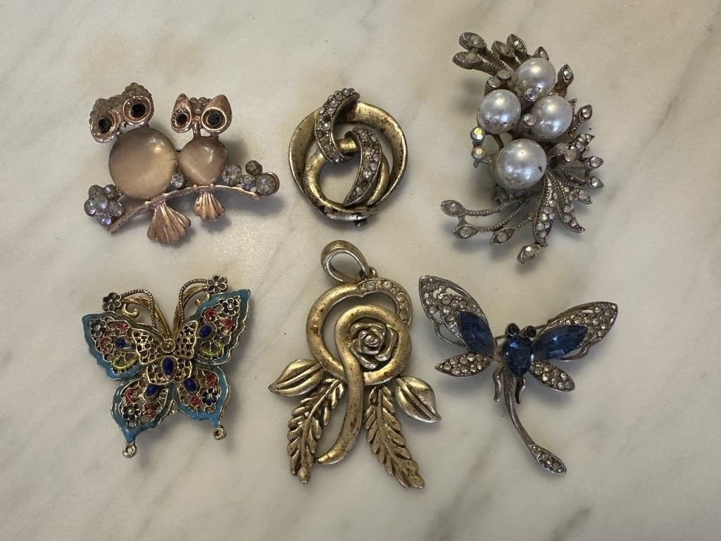 LOT OF MISC JEWELRY