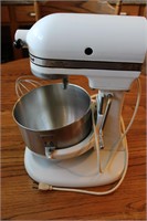 Kitchenaid Mixer with attachments