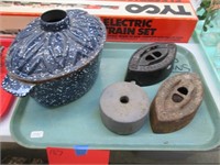 Irons, Rusted Enameled Cast Iron, Round Metal Pc