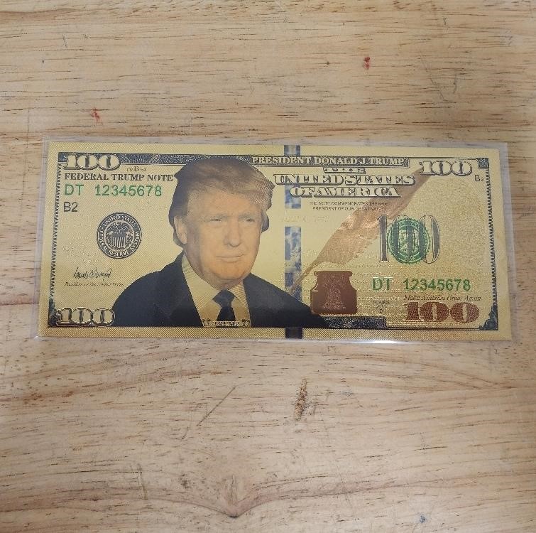 Gold Foil $100 Federal Trump Note (Not Legal Tende