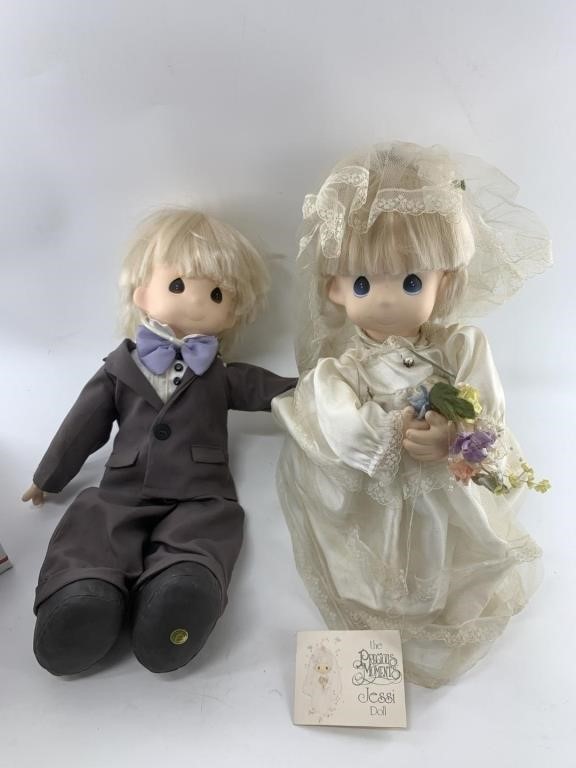 Precious Moments Bride and Groom doll set, bride s