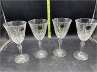 Set of 4 crystal stemware