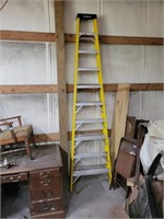 10' FIBERGLASS STEP LADDER