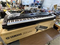 Yamaha dgx-650-B portable piano