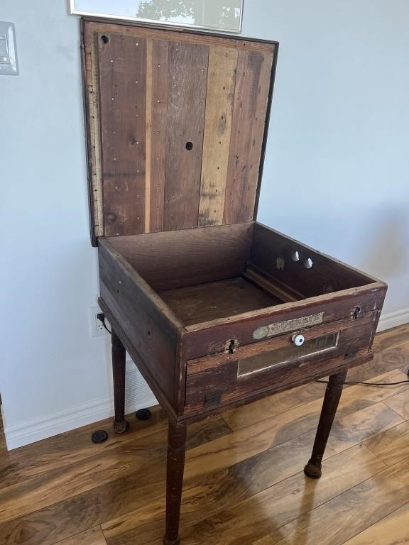 VINTAGE WOODEN INCUBATOR- 30X24X24"