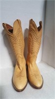 Size 10.5 B cowboy boots