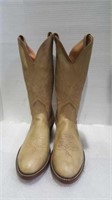 Size 9 B cowboy boots