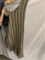 VINTAGE WOOL SHAWL