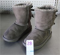 Uge Boots size 4