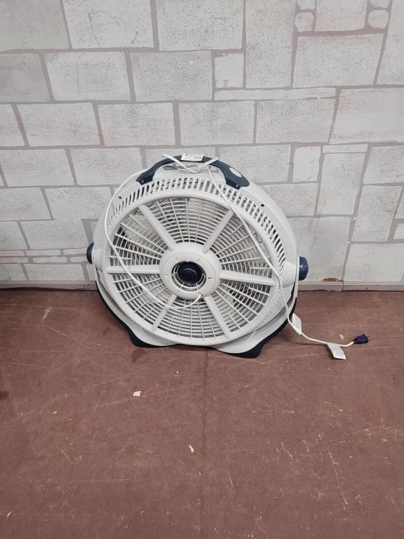 Floor standing fan