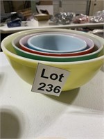 PYREX Colored Bowl Set 401-404