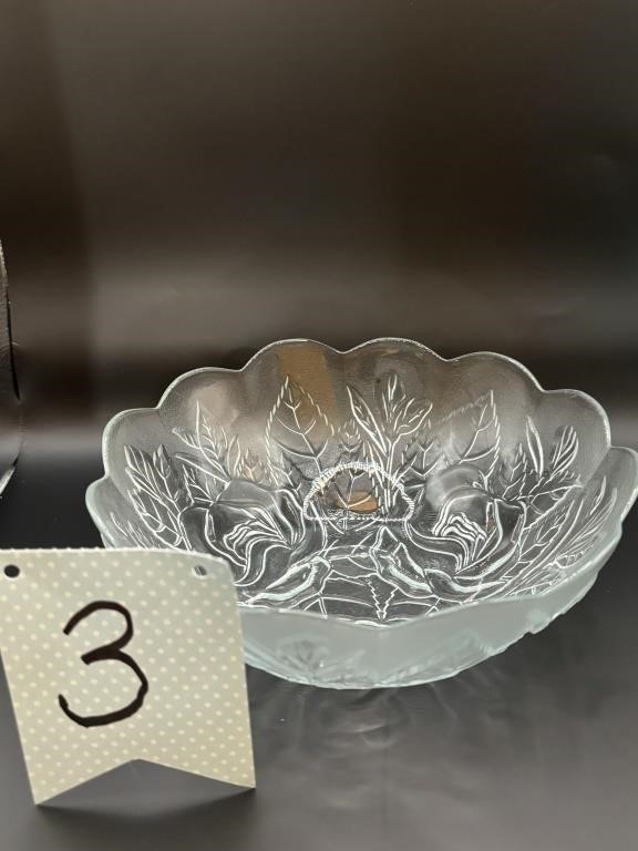 Serving Leaf Bowl - Scalloped Edge