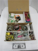 Lot of miscellaneous jewelry