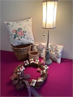 Country Decor Lamp Pillows, Baskets ++