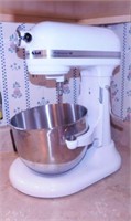 KitchenAid stand mixer w/ stainless bowl, extra