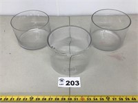 GLASS BOWLS OR PEDESTALS