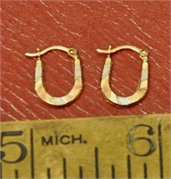 10K gold child's earrings 0.3g