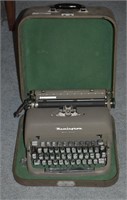 Antique / Vintage Remington Typewriter w/ Case