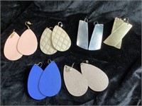 6 pairs of leather earrings