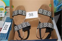 ladies size 8 sandals (used)