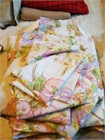 SET OF FULL SIZE SHEETS AND 2 THROWS