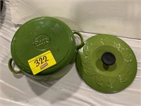 ENAMEL OVER CAST IRON CHANTAL BRAND DUTCH OVEN