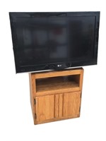 LG 32" Flat Screen TV w/ Wall Mount & Small Stand