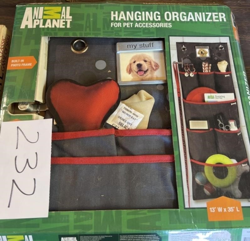 Animal planet hanging organizer