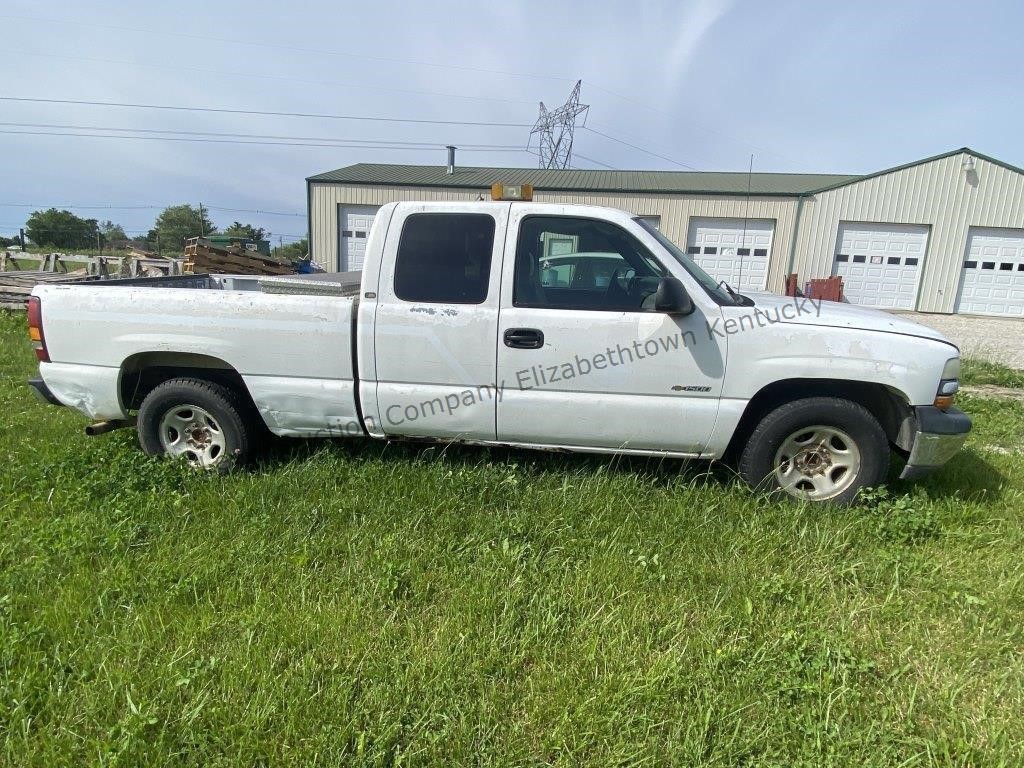 2002 Chevy 1500 Pickup truck. Needs battery