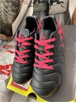 New Brava Youth grils size 13 soccer shoes
