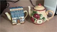 Bakery shop & apple teapots