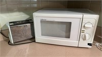 Emerson microwave and toaster