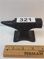 Oliver Tractor Salesman sample size anvil