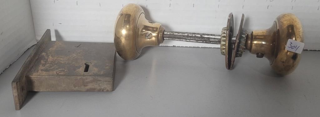 DOOR KNOBS AND LOCK HARDWARE