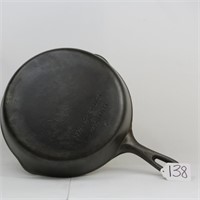 UNMARKED WAGNER #8 10 1/2" CAST IRON SKILLET