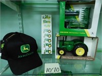 John Deere D Tractor, 9610 Combine, 1/64 -